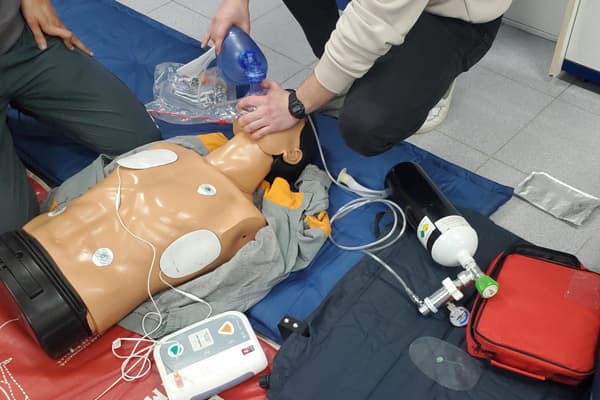 Cursos de soporte vital básico y desfibrilación en Vilagarcía